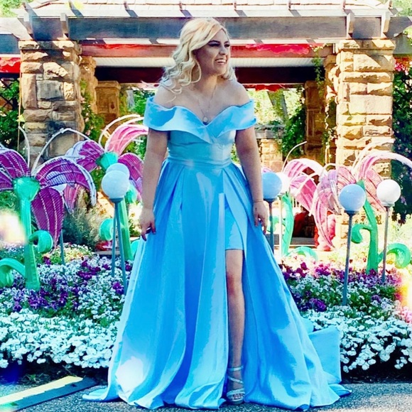 Prom Dress - Picture 1 of 4